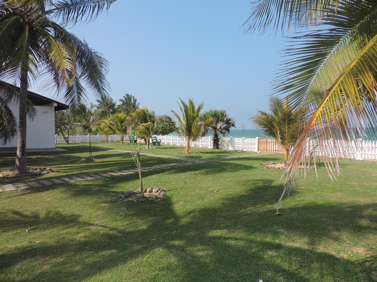 Pearl Oceanic Resort - Trincomalee Ngoại thất bức ảnh